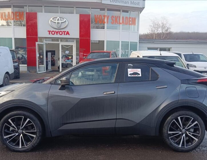 Toyota C-HR 2