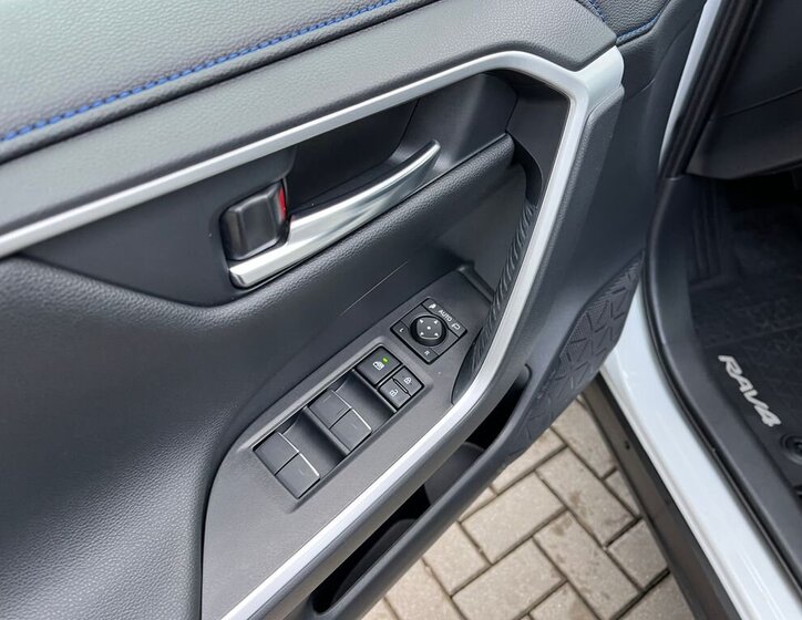 Toyota RAV4 SUV 2,5 l 131 kw