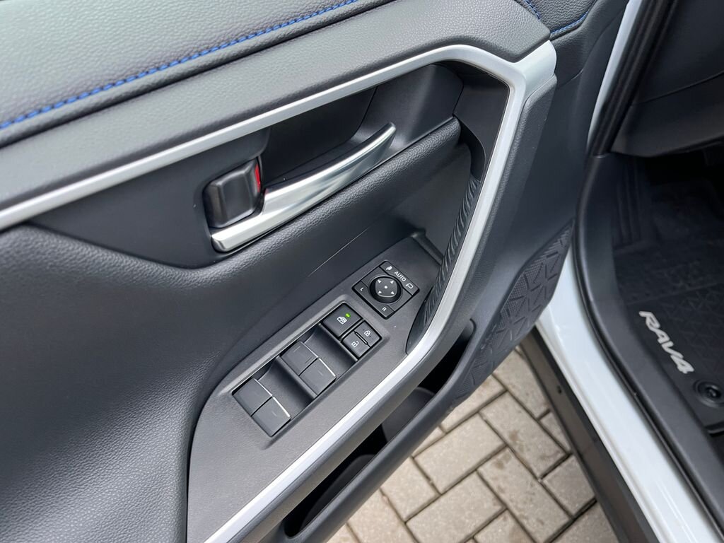 Toyota RAV4 SUV 2,5 l 131 kw