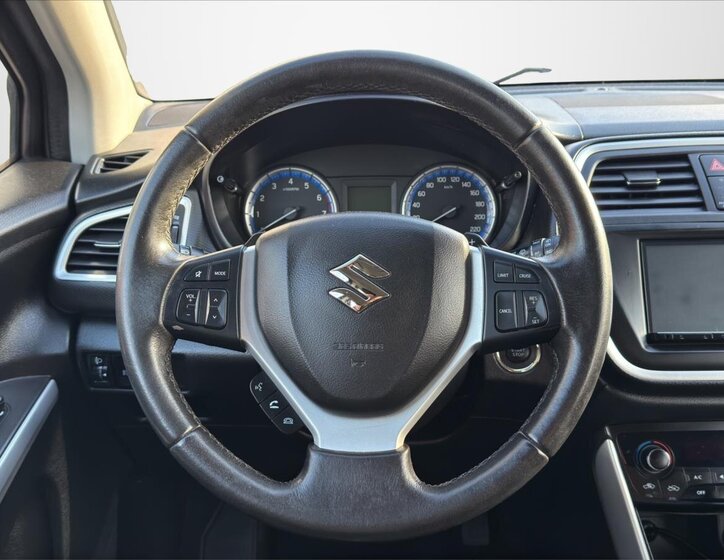 Suzuki SX4 S-Cross SUV 1,6 l 88 kw