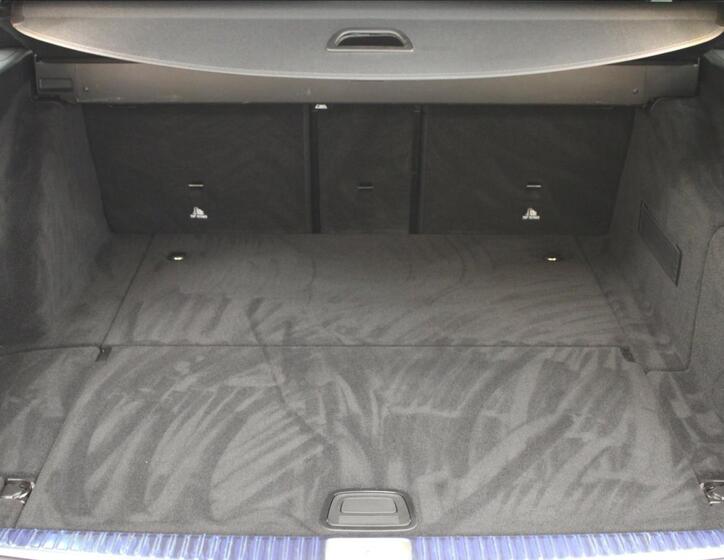 Mercedes-Benz Třídy E 8