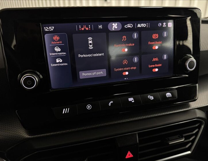 Seat Leon Hatchback 1,5 l 96 kw