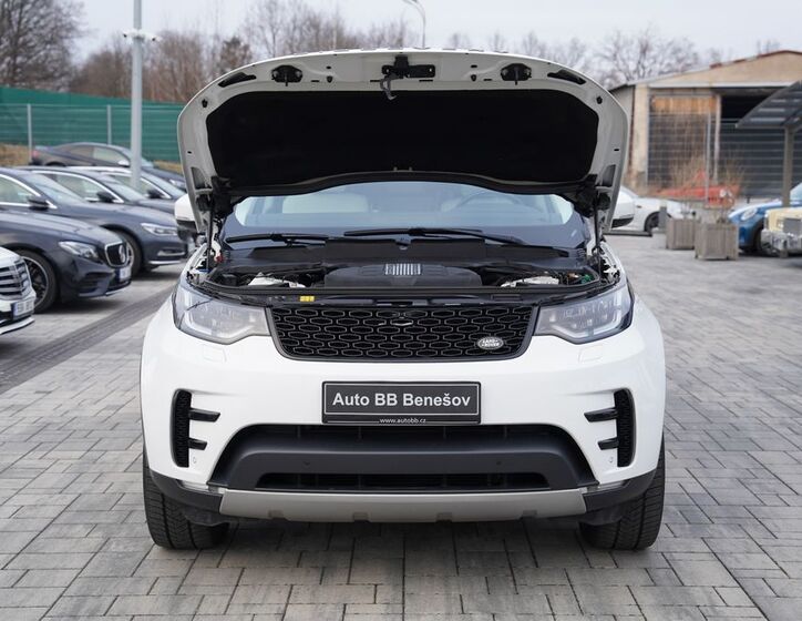 Land Rover Discovery 9