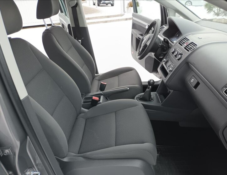 Volkswagen Touran MPV 1,2 l 77 kw