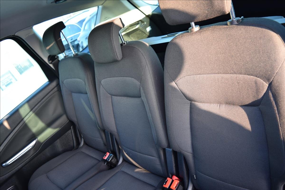 Ford S-MAX MPV 2,0 l 107 kw