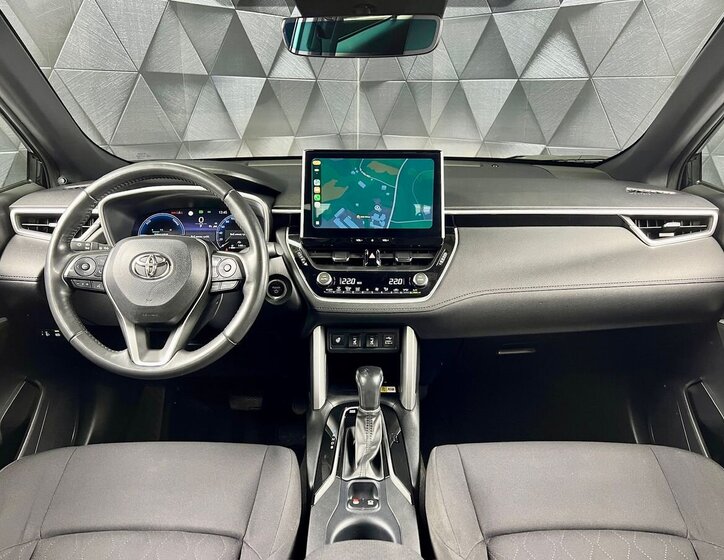 Toyota Corolla Cross SUV / Terénní 2,0 l 143 kw