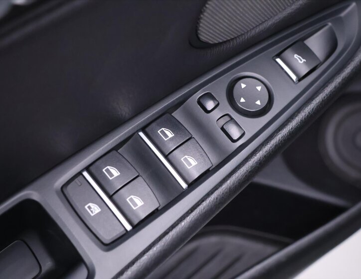 BMW X5 SUV / Terénní 3,0 l 230 kw