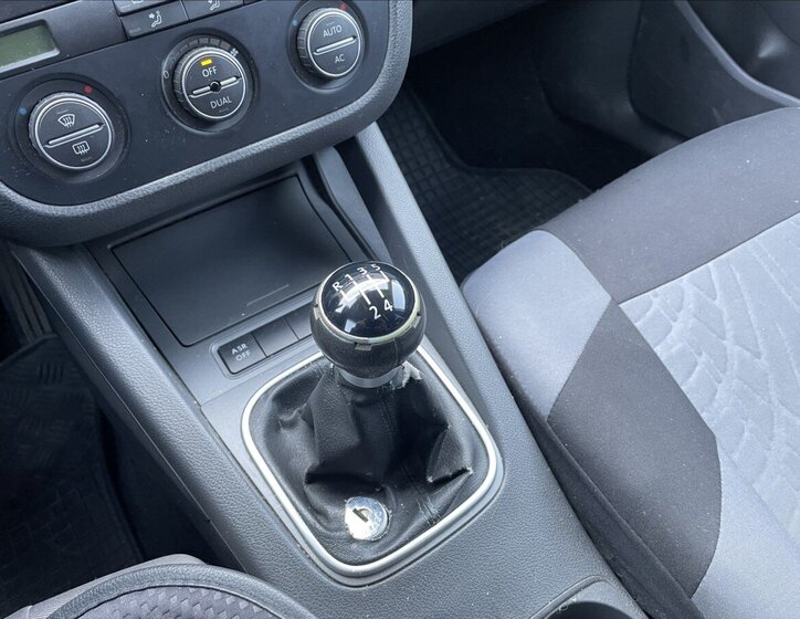 Volkswagen Jetta Sedan / Limuzína 1,9 l 77 kw