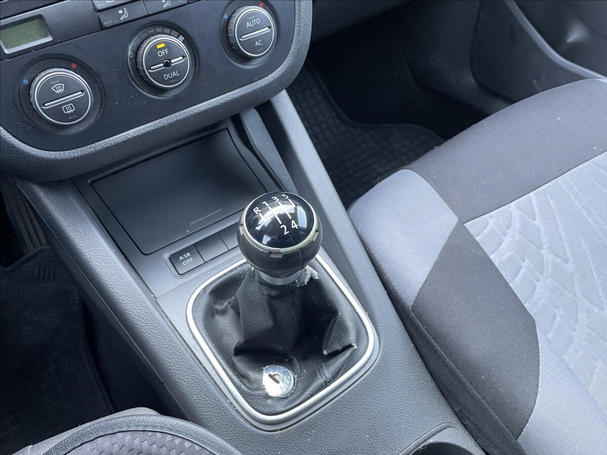 Volkswagen Jetta Sedan / Limuzína 1,9 l 77 kw