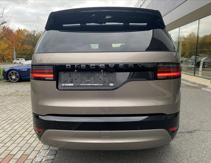 Land Rover Discovery 9