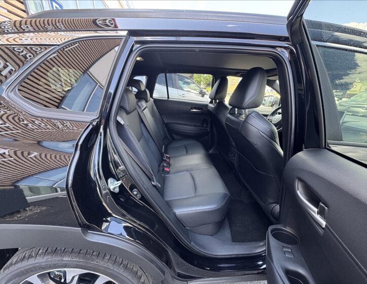 Toyota Corolla Cross 14