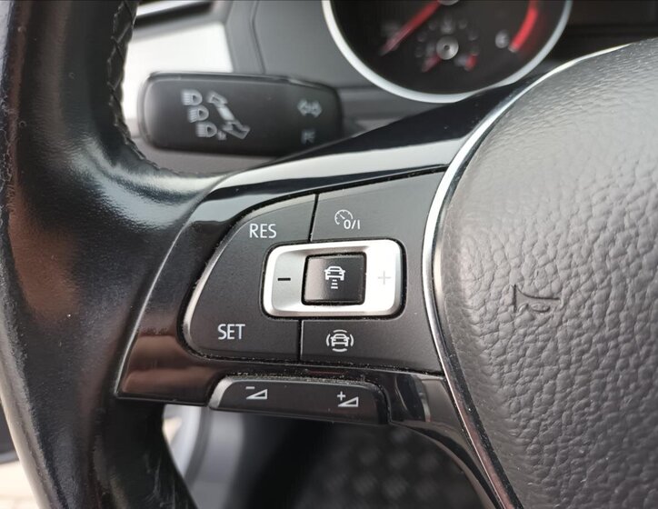 Volkswagen Passat Kombi 2,0 l 110 kw