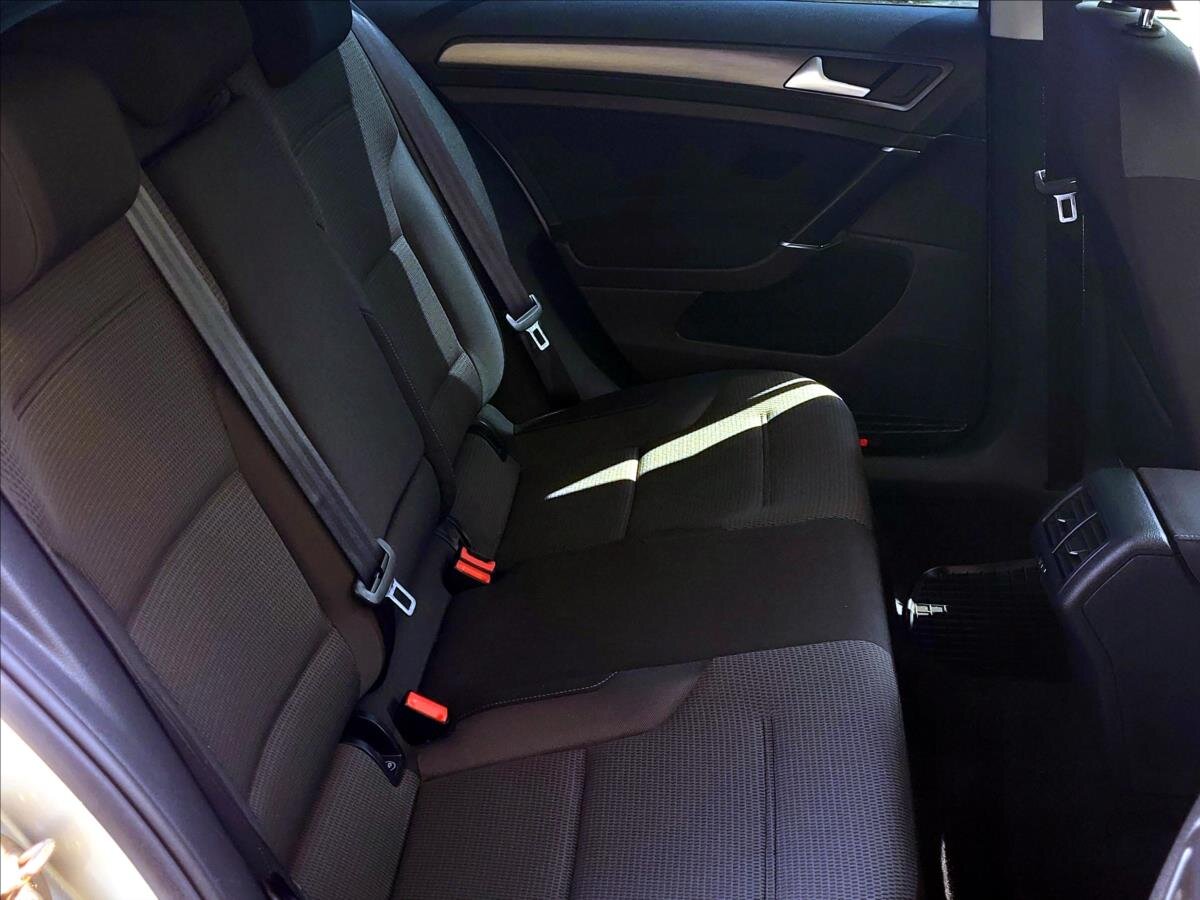 Volkswagen Golf Kombi 1,6 l 85 kw