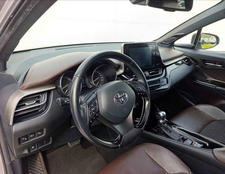 Toyota C-HR Hatchback 1,8 l 72 kw