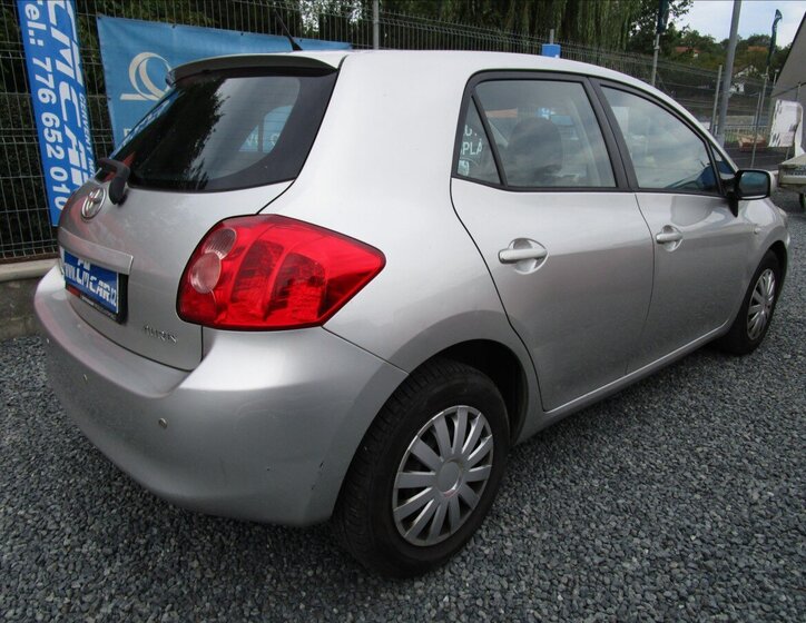 Toyota Auris Hatchback 1,4 l 66 kw