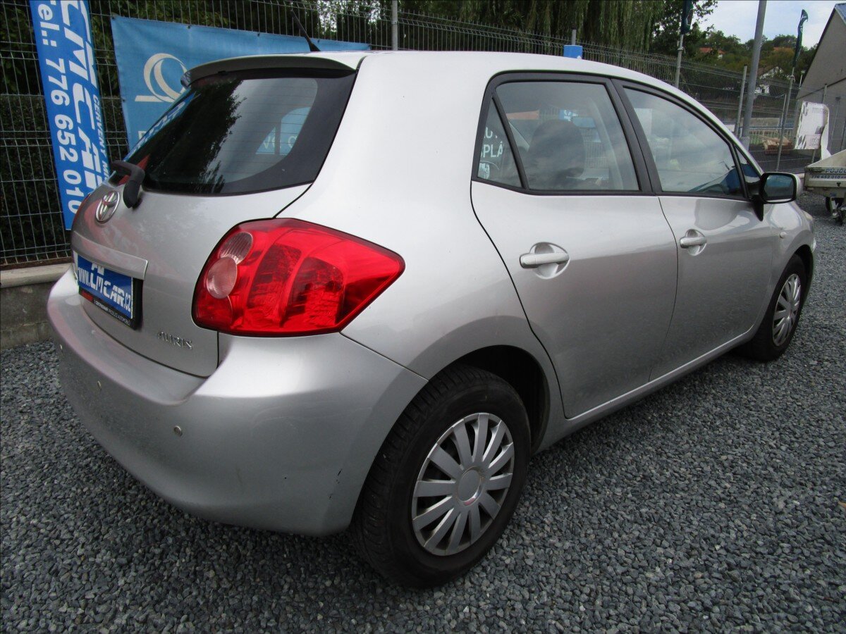Toyota Auris Hatchback 1,4 l 66 kw