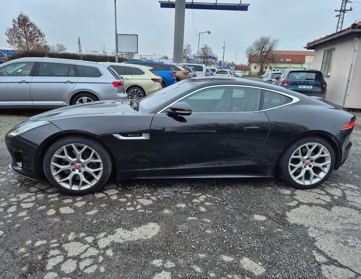 Jaguar F-Type Kupé 2,0 l 221 kw
