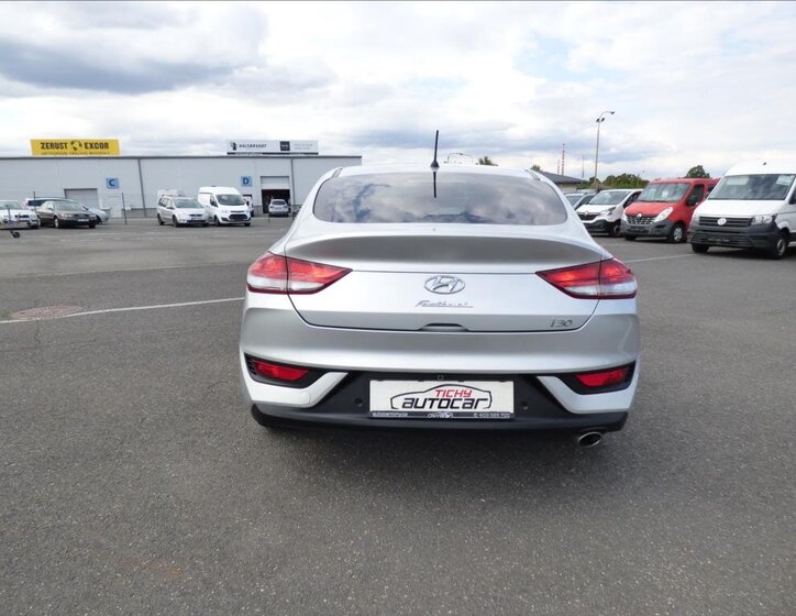 Hyundai i30 Liftback 1,6 l 100 kw