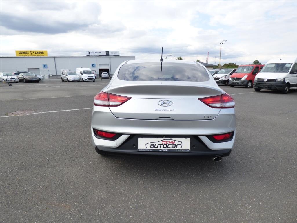 Hyundai i30 Liftback 1,6 l 100 kw