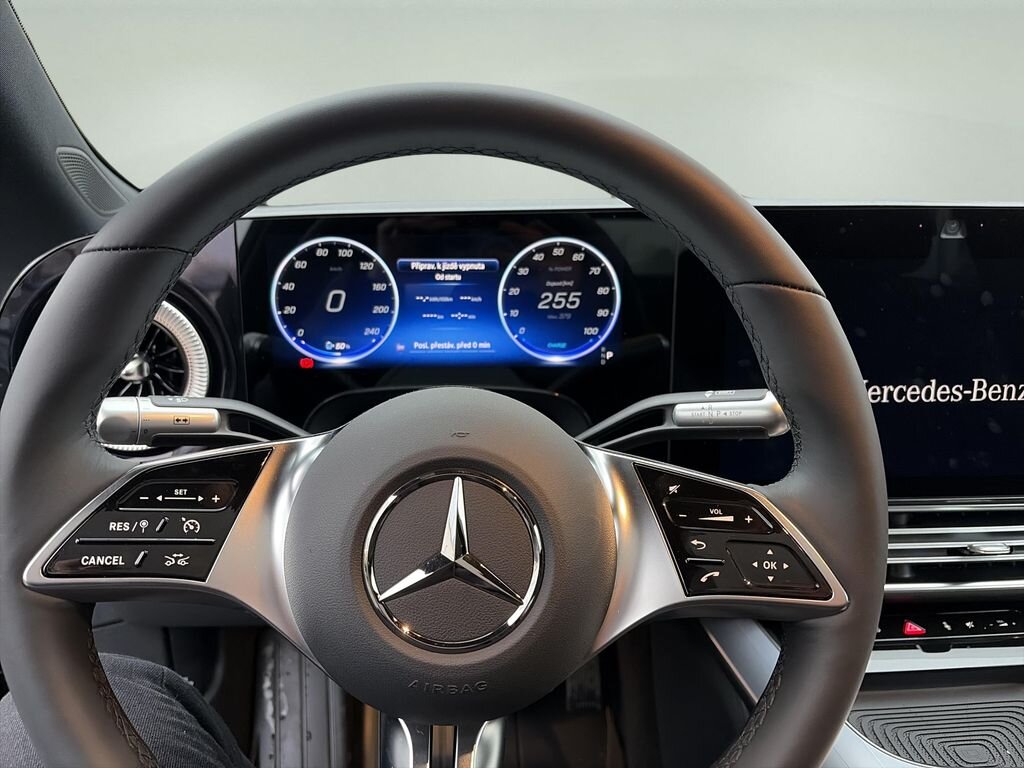 Mercedes-Benz CLA Sedan 0,0 260 kw