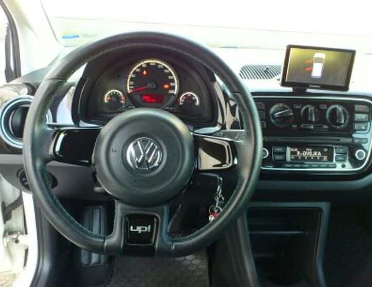 Volkswagen up! 12