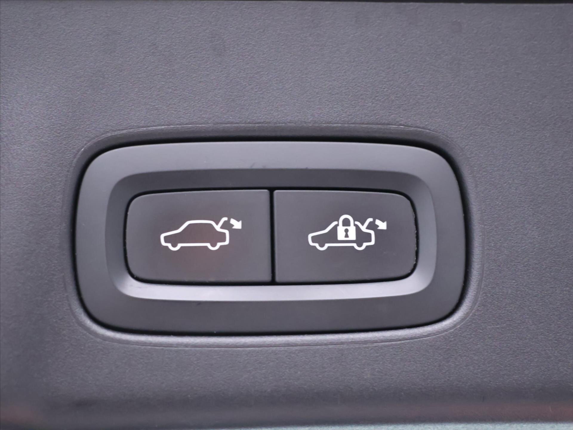 Volvo V90 Kombi 2,0 l 187 kw