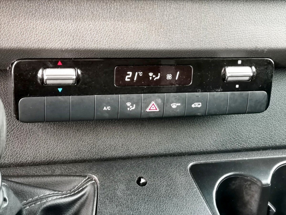 Mercedes-Benz Sprinter Valník 3,0 l 140 kw