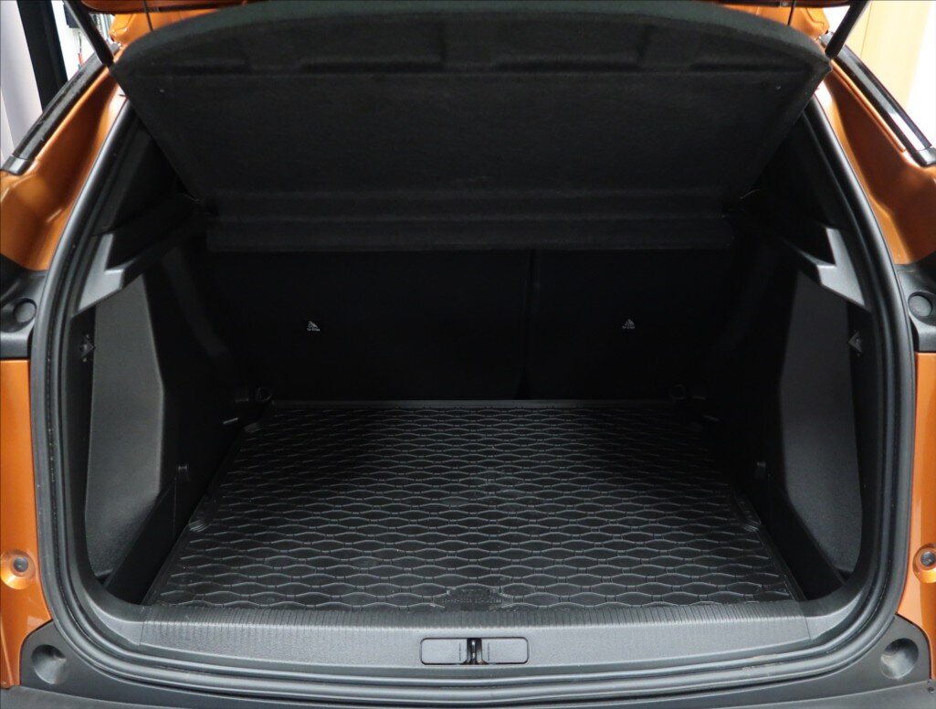 Peugeot 2008 Hatchback 1,2 l 96 kw