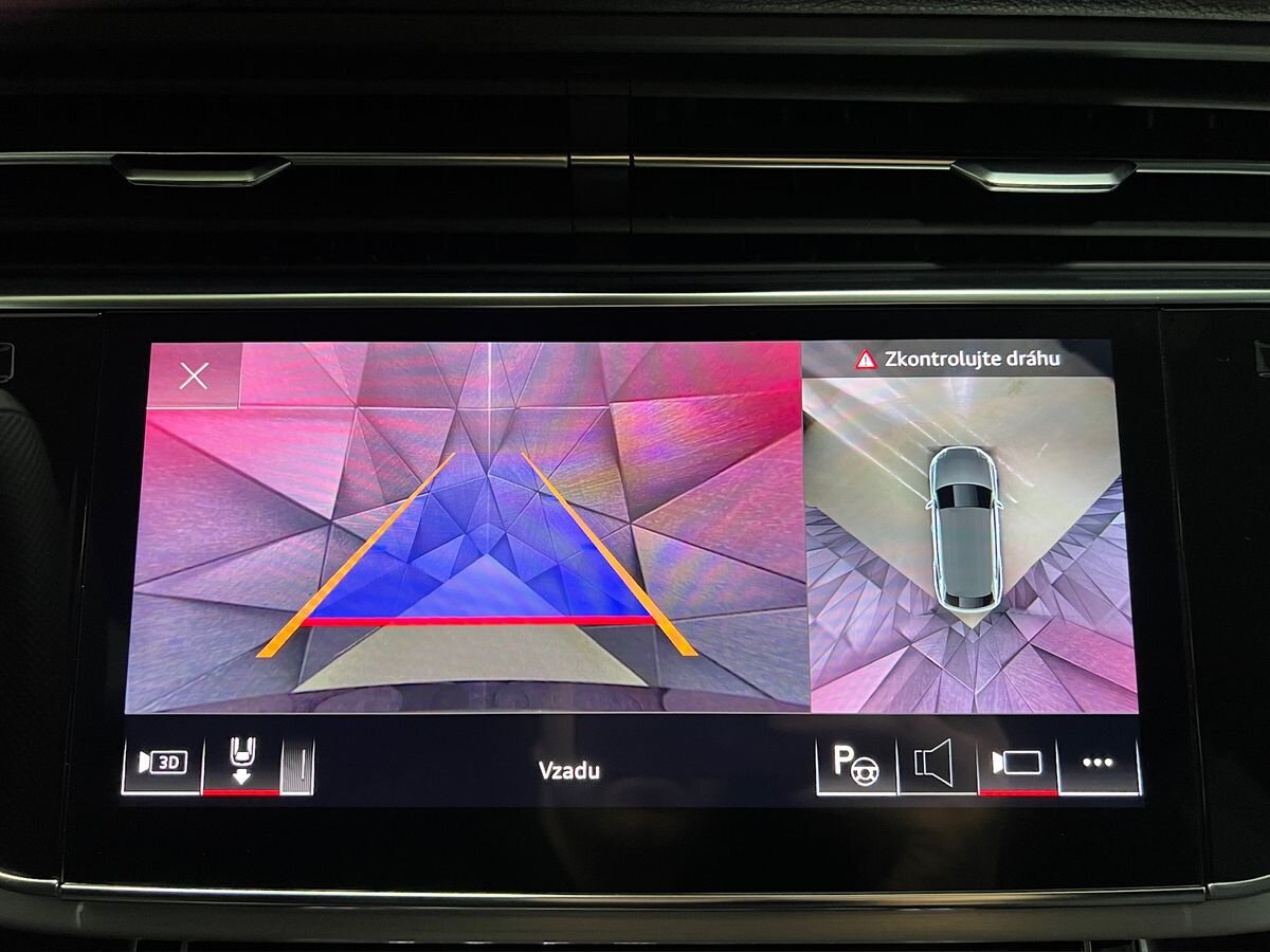 Audi Q8 SUV / Terénní 3,0 l 210 kw