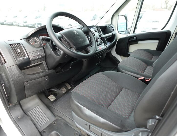 Peugeot Boxer Ostatní 2,0 l 96 kw