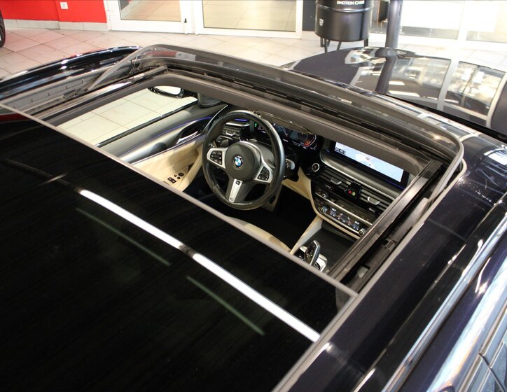 BMW Řada 5 Kombi 3,0 l 210 kw