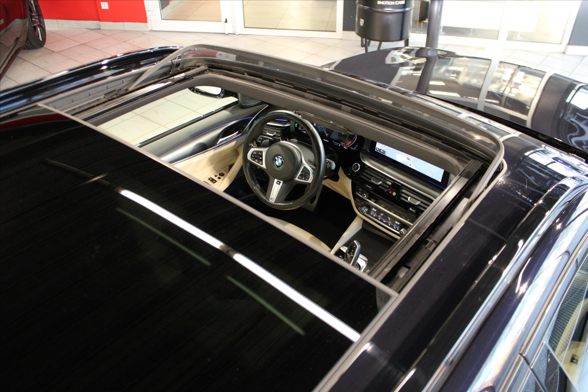 BMW Řada 5 Kombi 3,0 l 210 kw