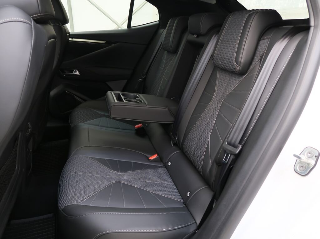 DS Automobiles DS4 Hatchback 1,2 l 100 kw