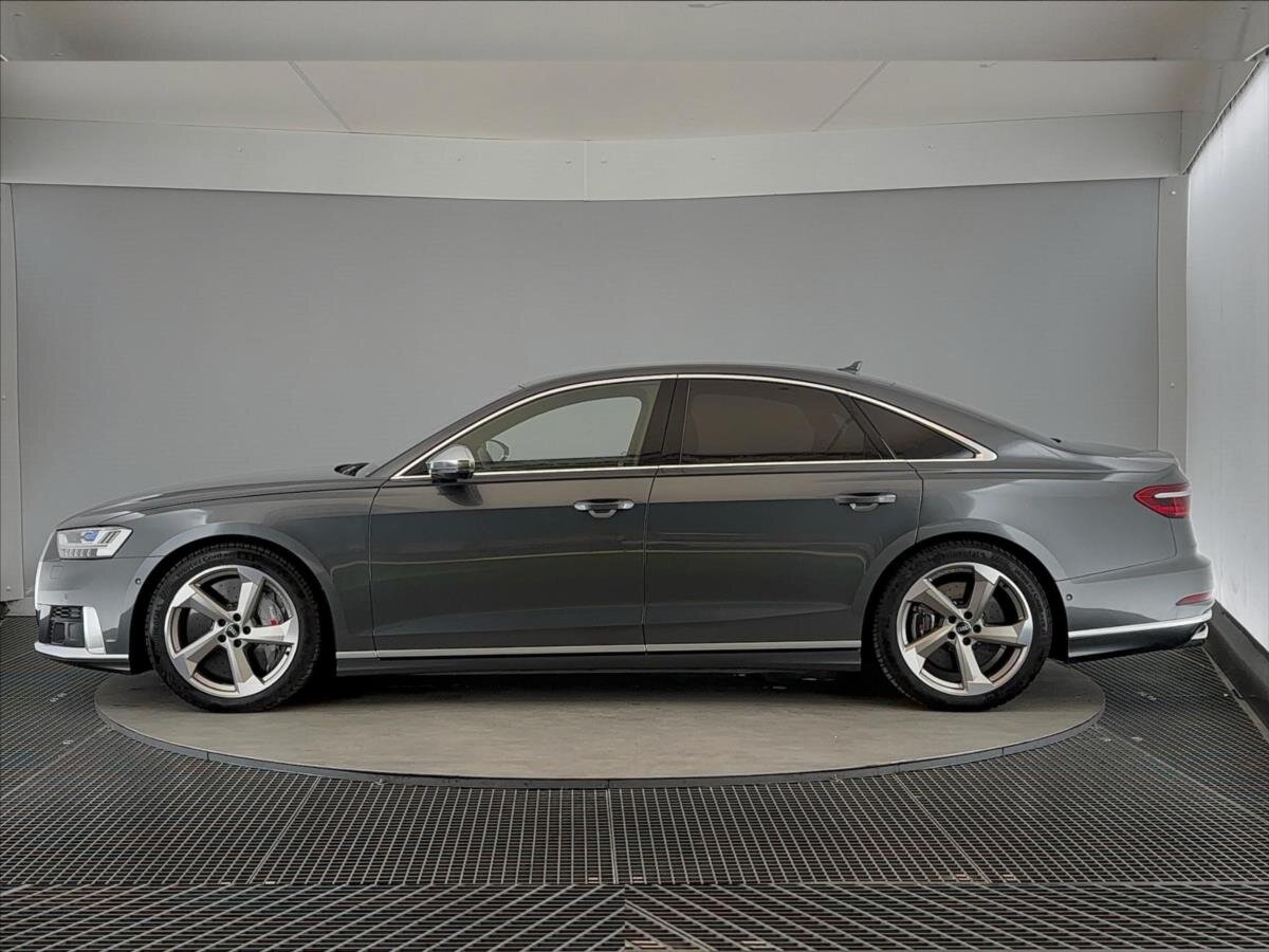 Audi S8 Sedan / Limuzína 4,0 l 420 kw
