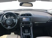 Jaguar F-Pace Kombi 2,0 l 132 kw