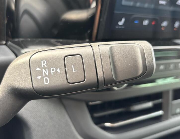 Ford Tourneo Custom 27