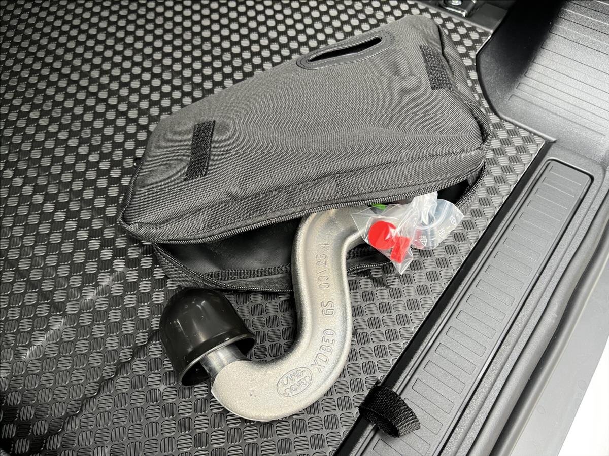 Land Rover Defender SUV / Terénní 3,0 l 147 kw