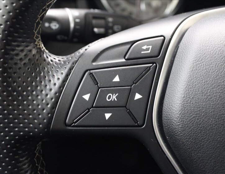 Mercedes-Benz GLA Kombi 1,6 l 90 kw