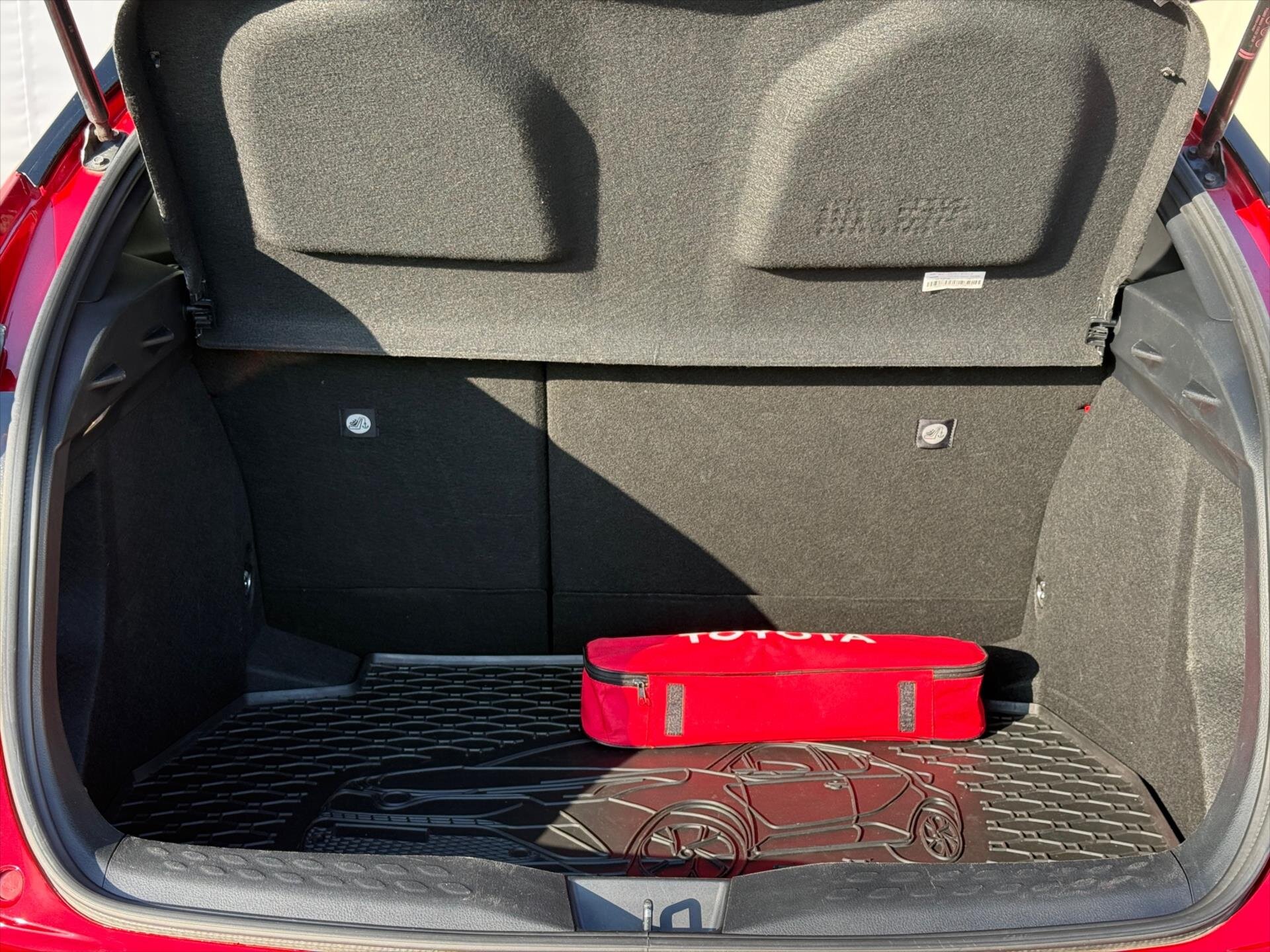 Toyota C-HR SUV 1,8 l 72 kw