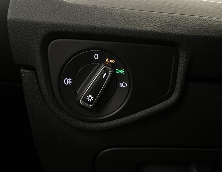 Volkswagen Touran MPV 1,5 l 110 kw