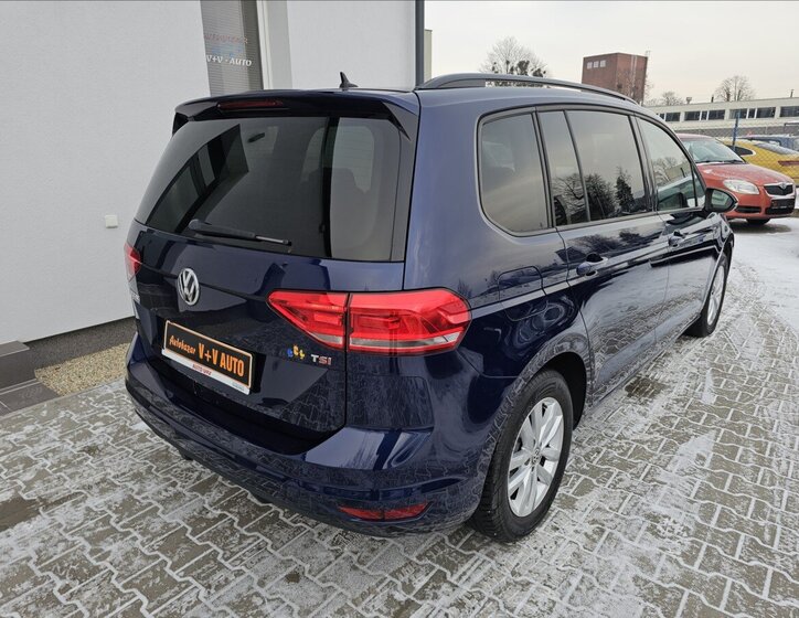 Volkswagen Touran 6