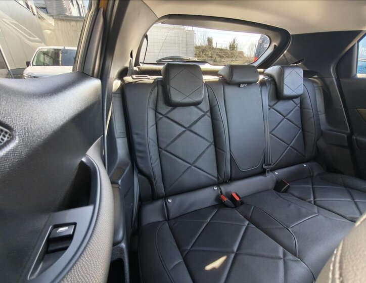 DS Automobiles DS3 Crossback Hatchback 1,2 l 114 kw