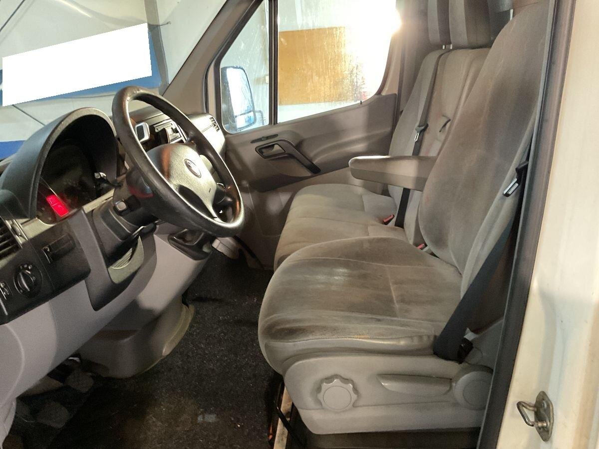 Volkswagen Crafter Skříň 2,5 l 120 kw