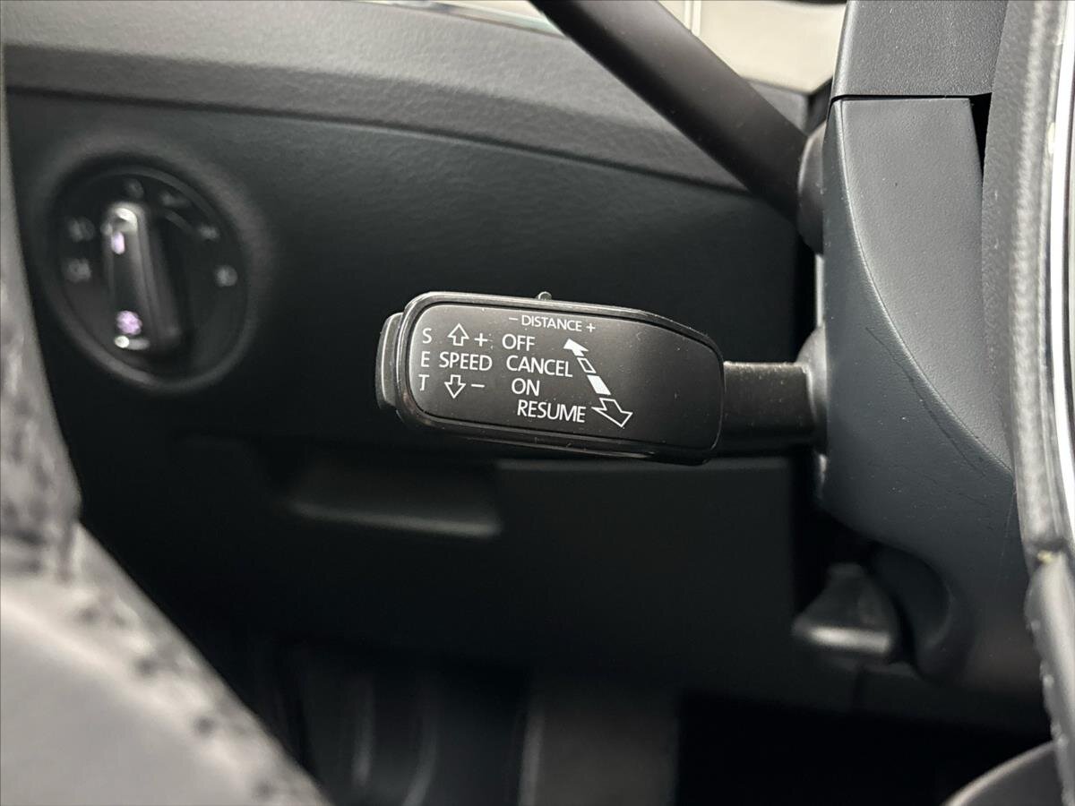 Škoda Superb Sedan / Limuzína 1,4 l 160 kw