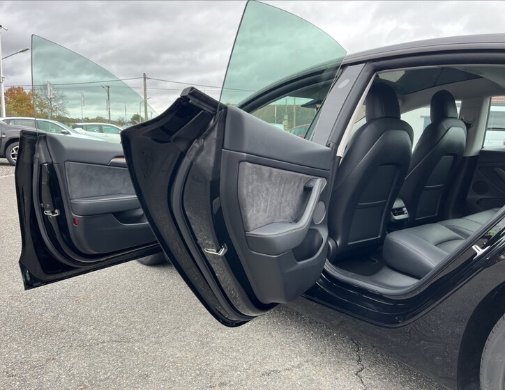 Tesla Model 3 41