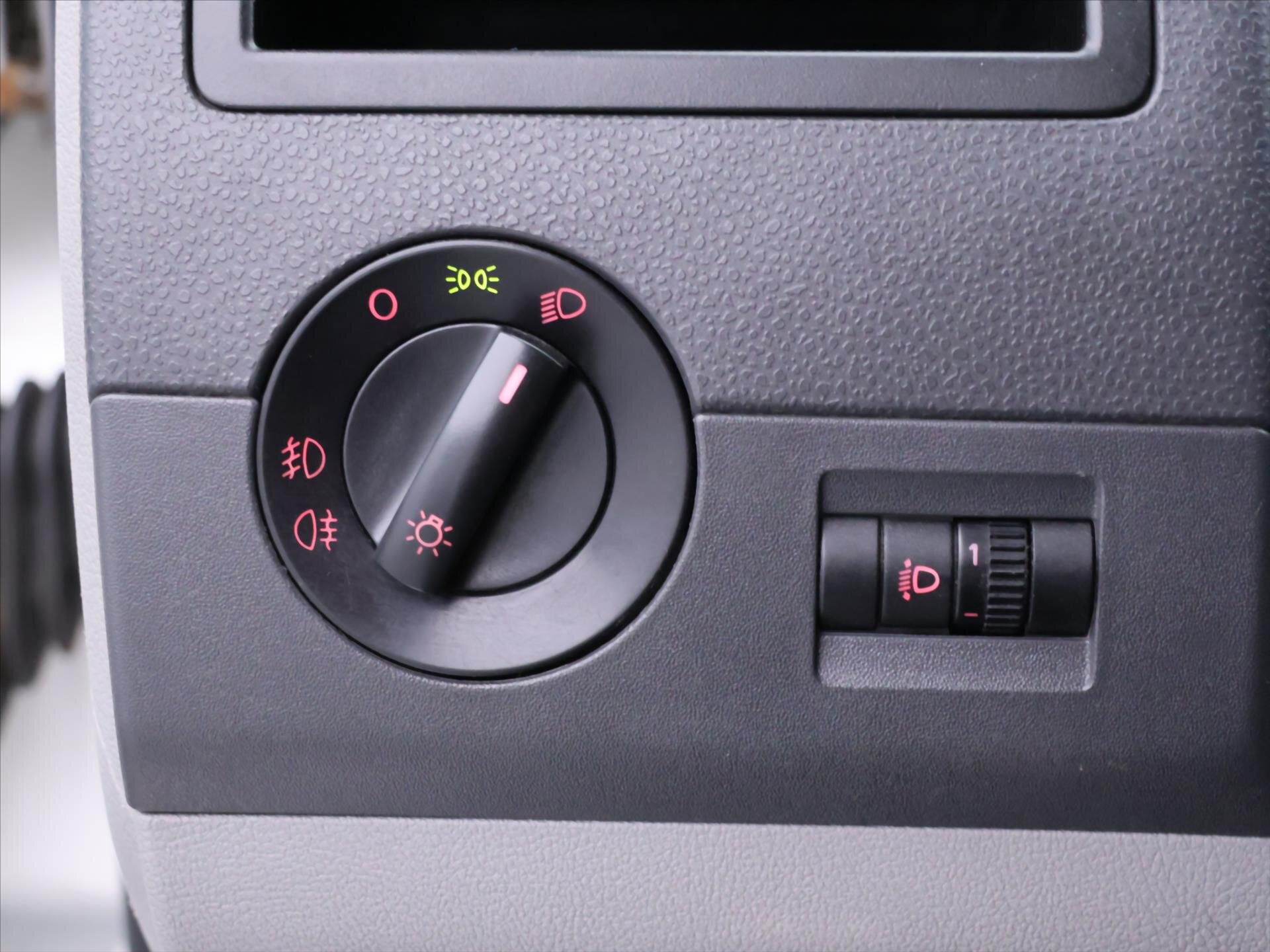 Volkswagen Transporter Kombi 2,0 l 75 kw