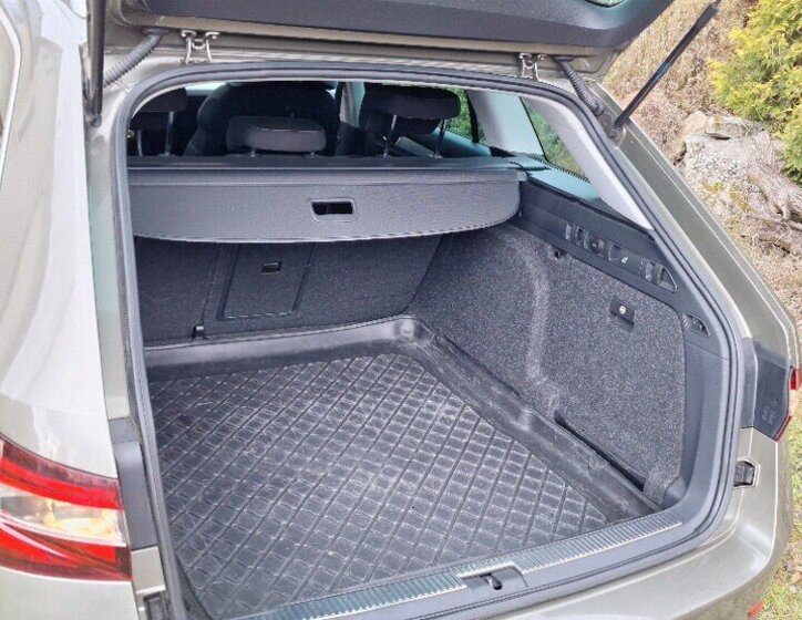 Škoda Superb Kombi 0,0 88 kw