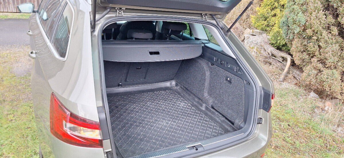 Škoda Superb Kombi 0,0 88 kw