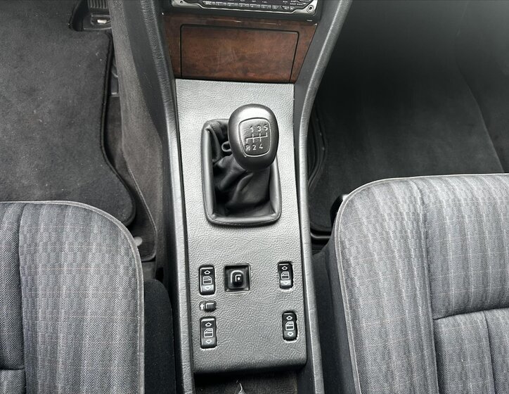 Mercedes-Benz 124 Kupé 1,9 l 100 kw