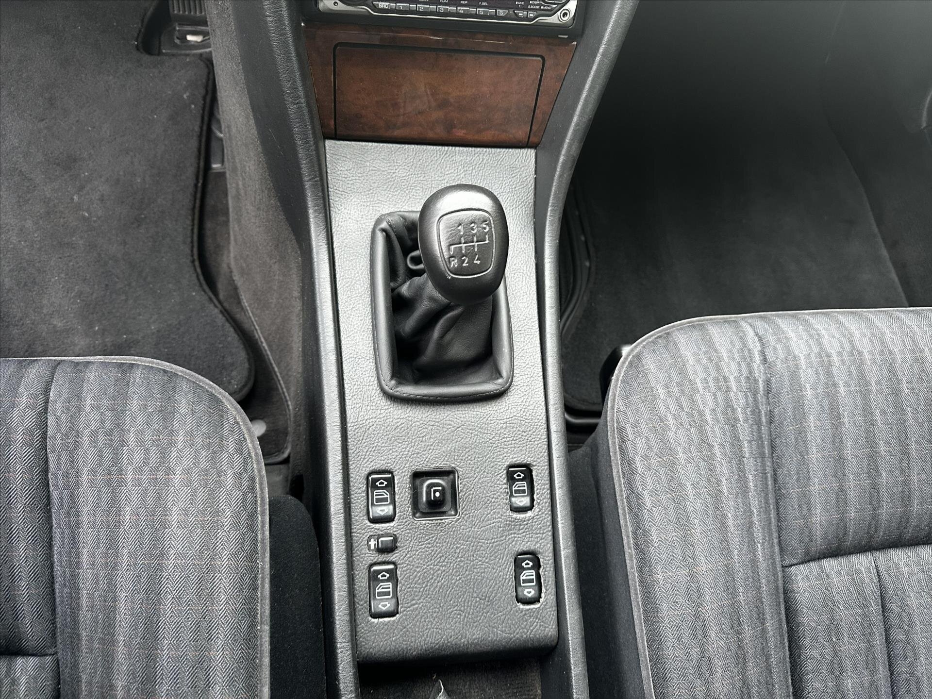 Mercedes-Benz 124 Kupé 1,9 l 100 kw